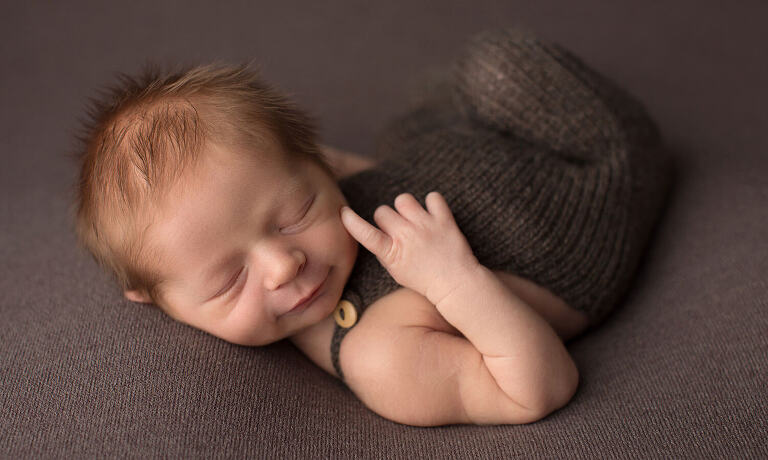 professional newborn baby photographer olympia, newborn photographer alabama